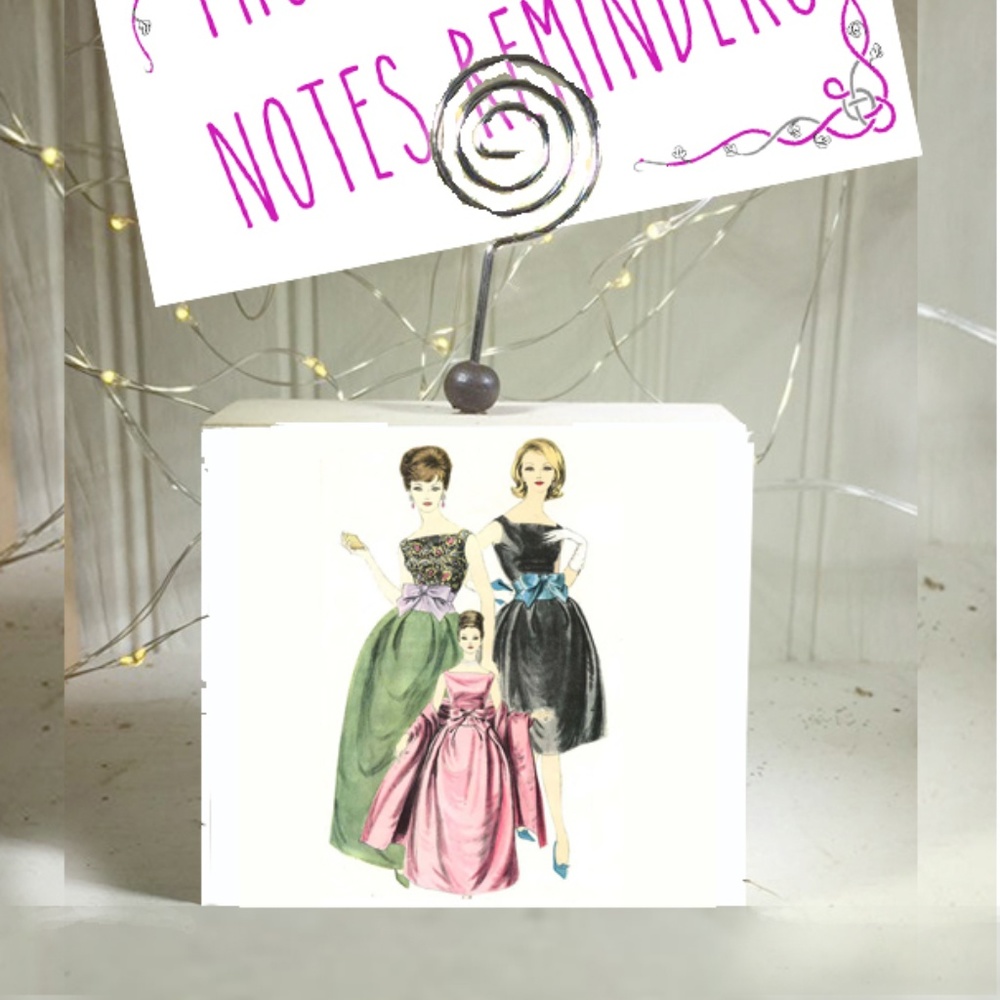 Photo Stand Clip Retro 1960 fashion sewing pattern
